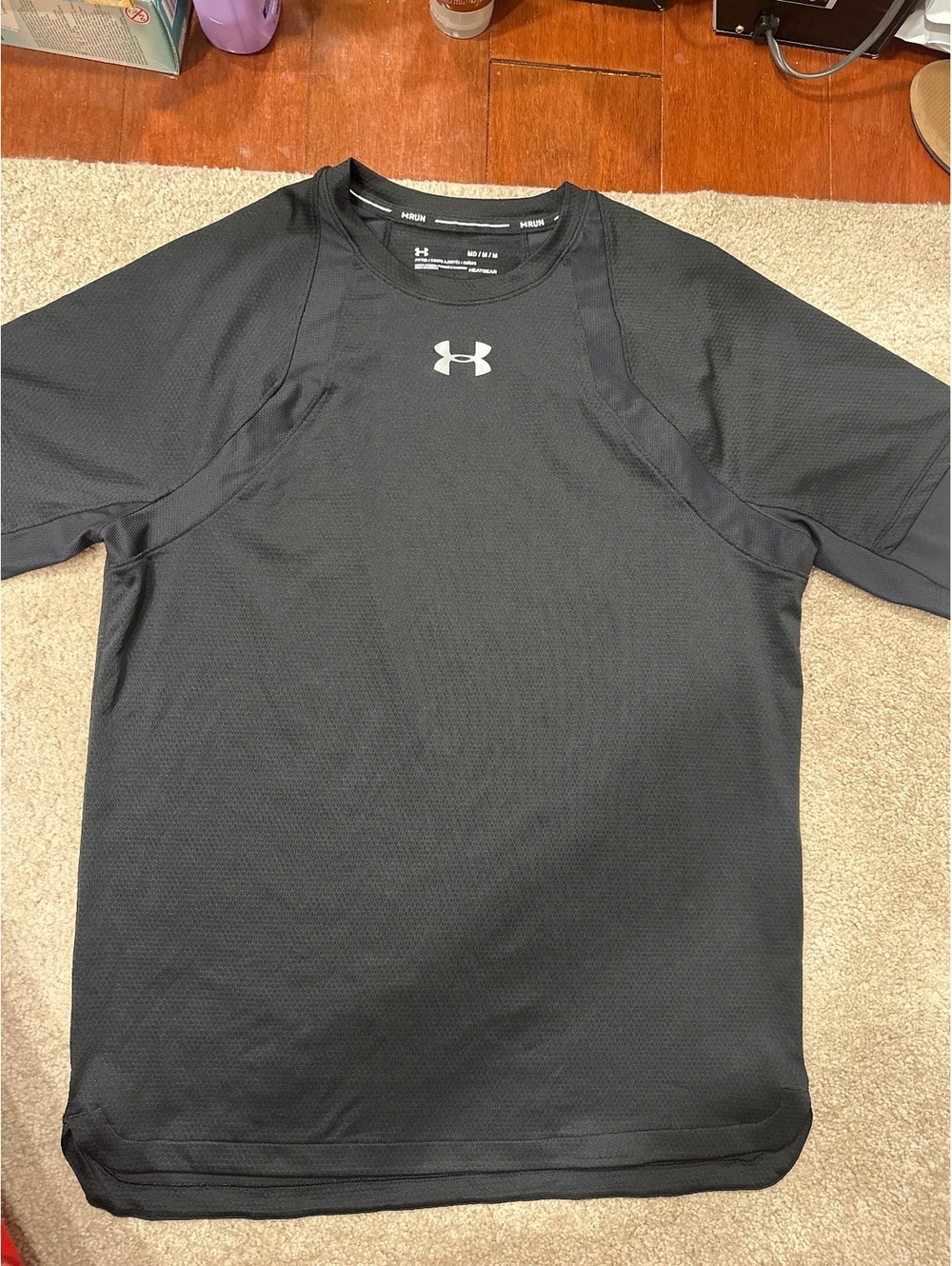 (4)Under Armour Men's Black HeatGear Running T-Shirt Medium
